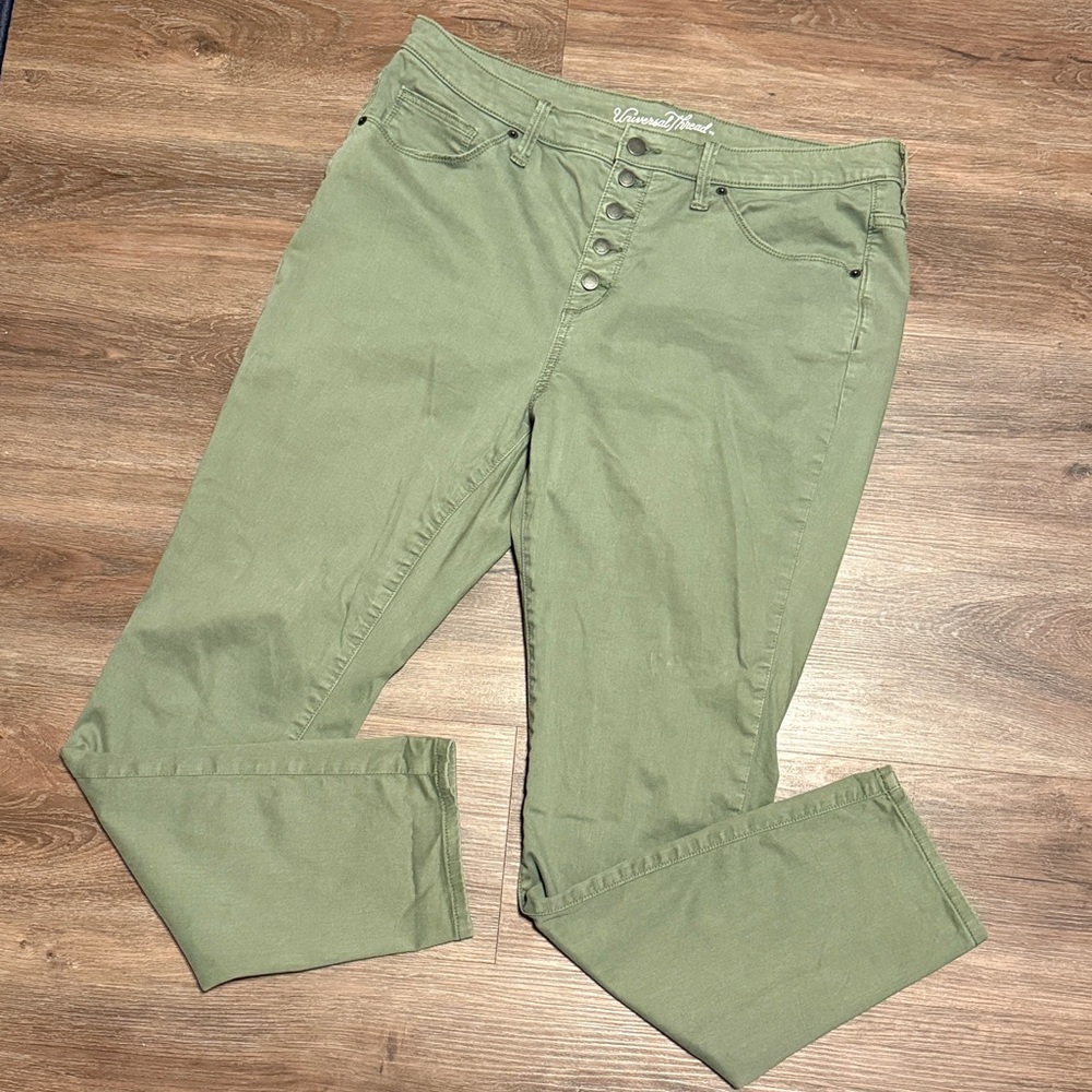 Universal Thread Green High-Rise Skinny Button-Fly Pants